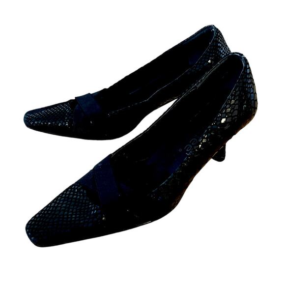 Vintage J Renee Paula Black Crocodile Closed Toe Kitten Pumps 6.5 - Picture 3 of 5